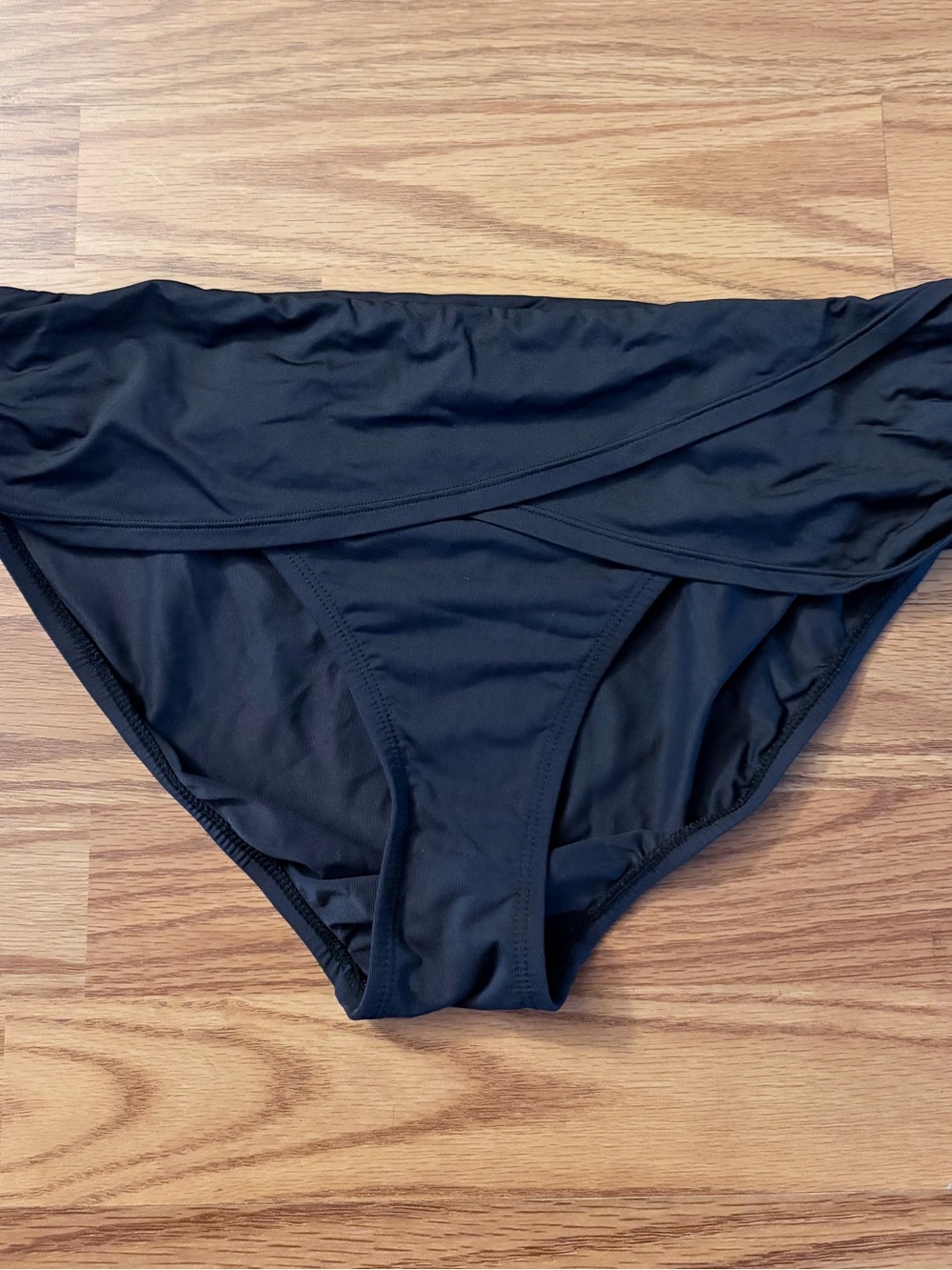 La Blanca Black Bikini Bottom with ruffle Waist sz L